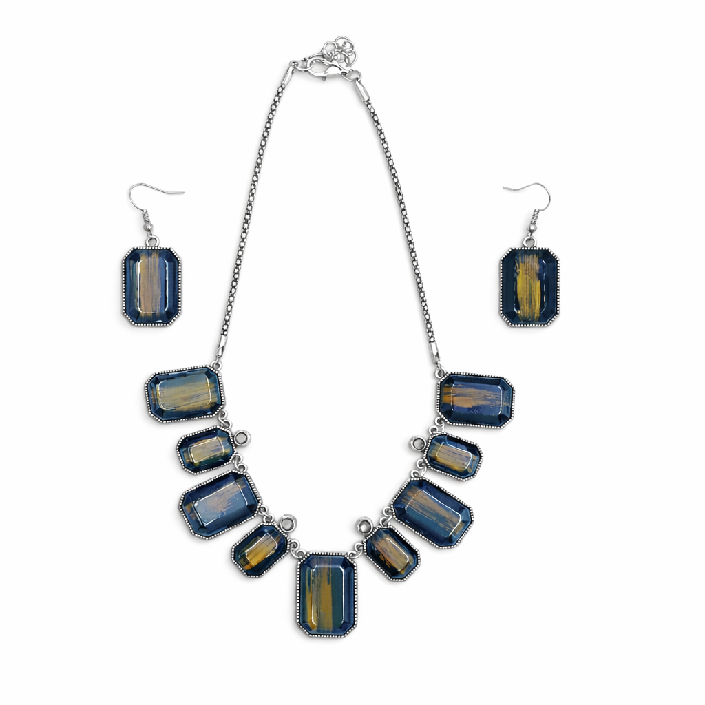 Stripe Glossy Necklace Set