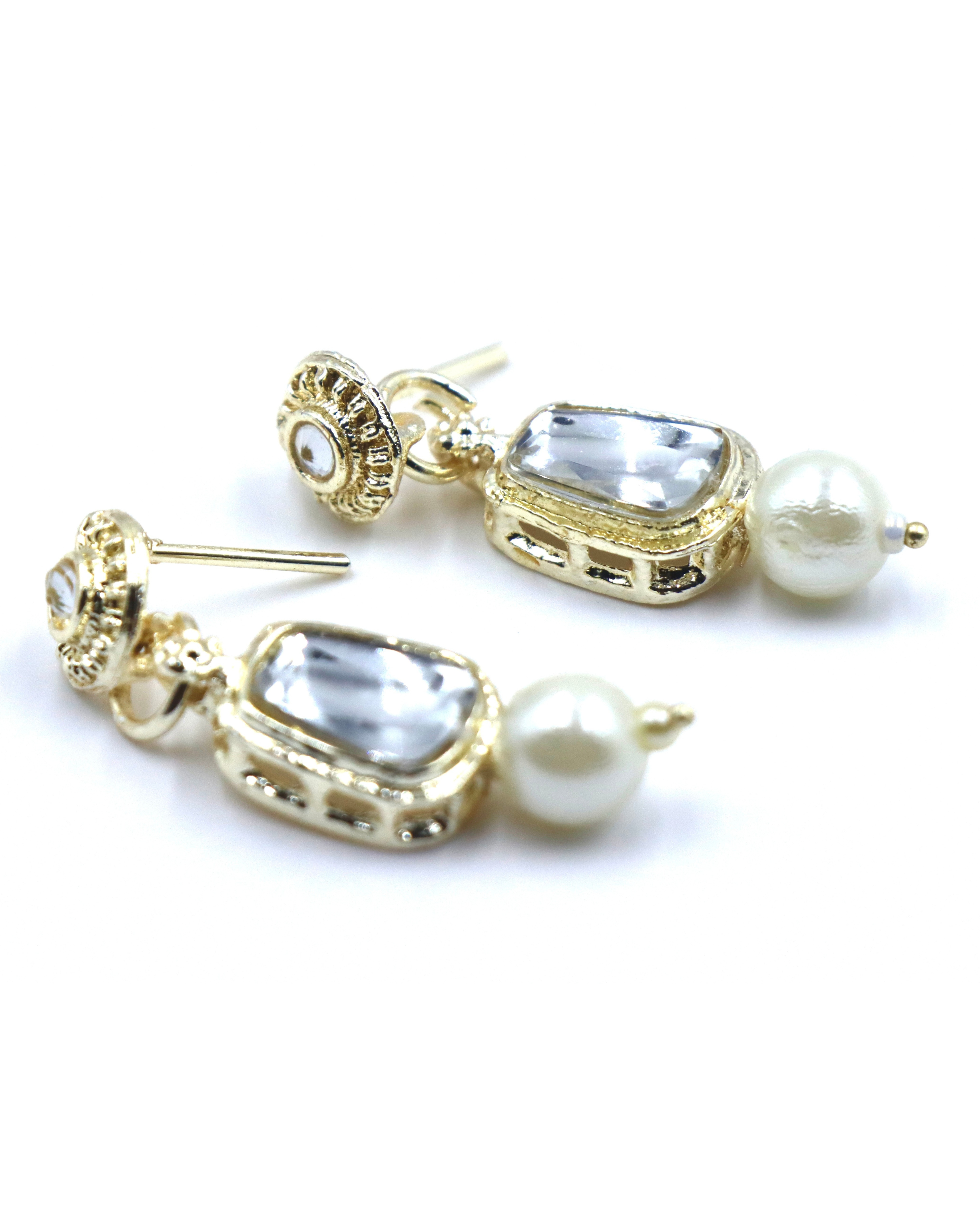 Anaaya Kundan Pearl Necklace Set